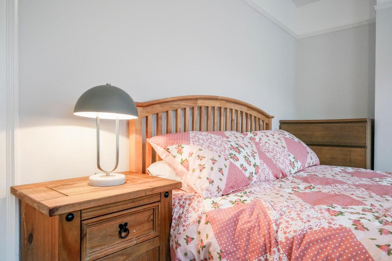 Close To City Centre Stylish 3 Bedroom House Belfast Exterior photo