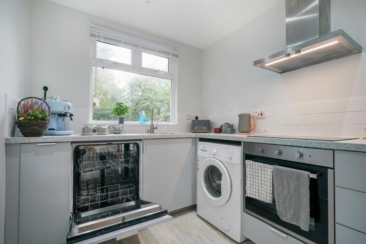 Close To City Centre Stylish 3 Bedroom House Belfast Exterior photo