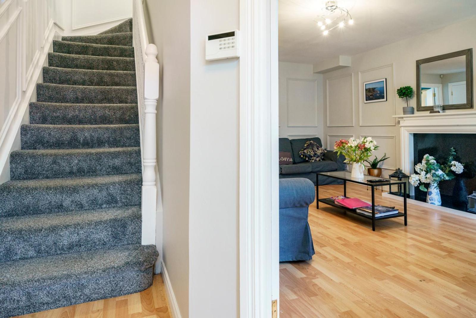 Close To City Centre Stylish 3 Bedroom House Belfast Exterior photo